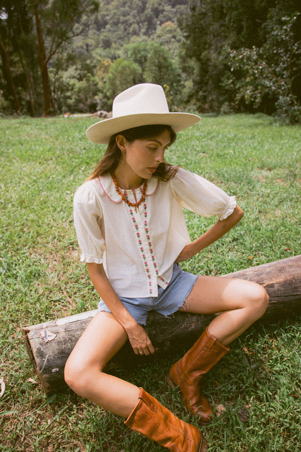 Gabby Blouse in Macadamia
