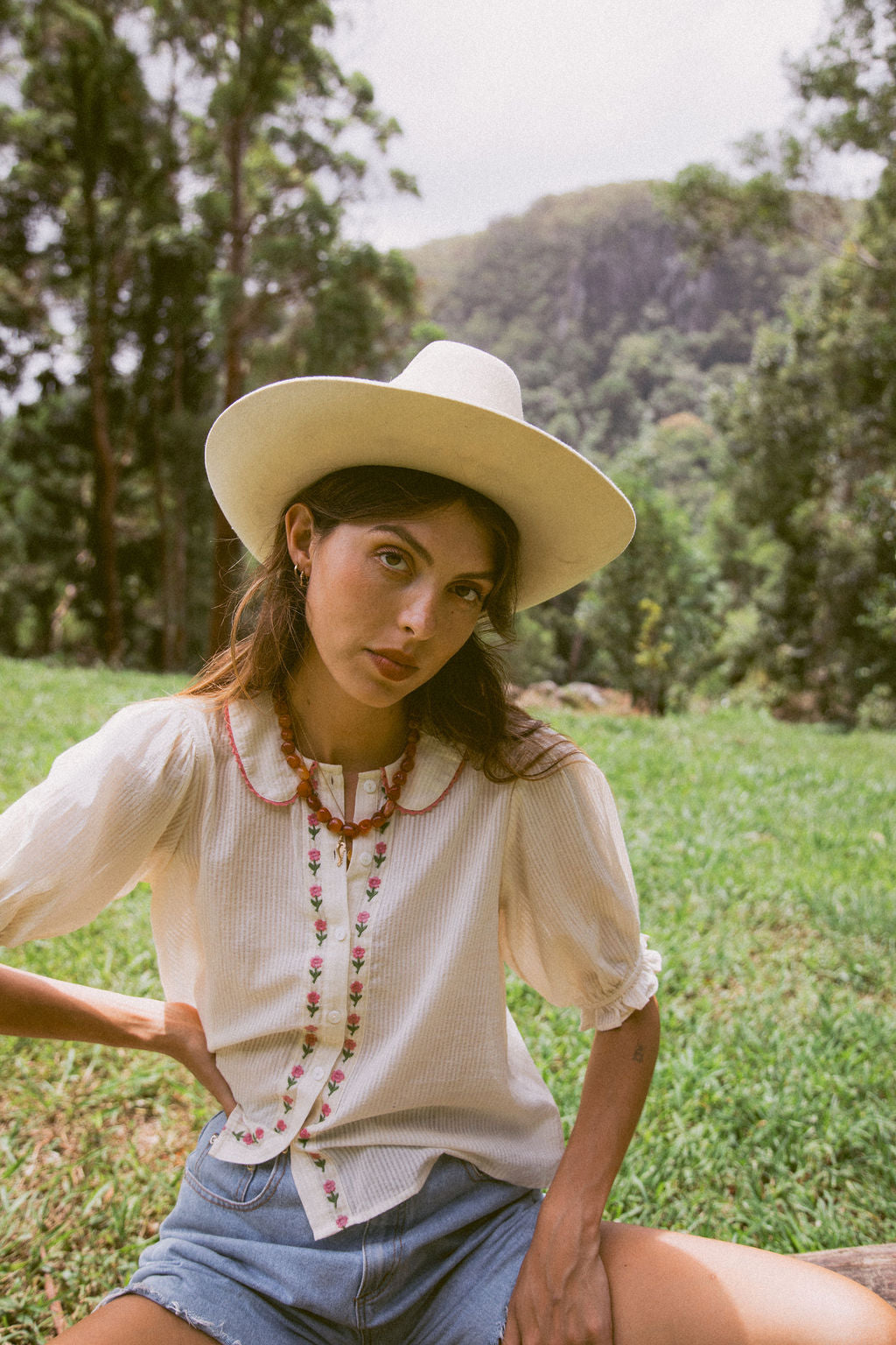 Gabby Blouse in Macadamia