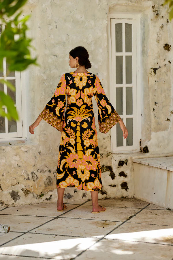 Patio Midi in St Tropez Nights