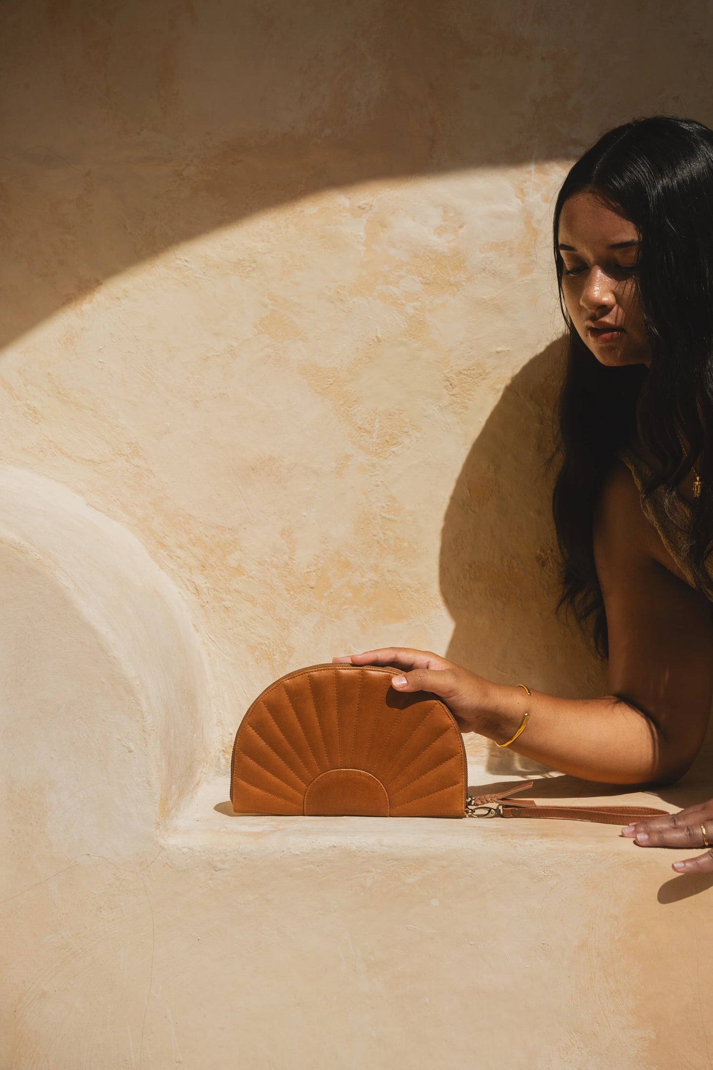 Soleil Clutch in Chestnut Antique