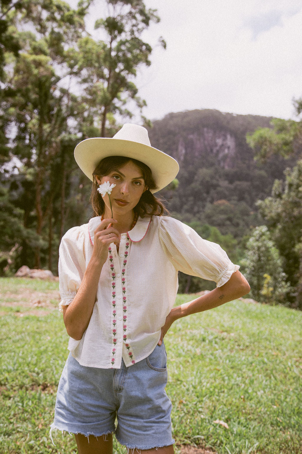 Gabby Blouse in Macadamia