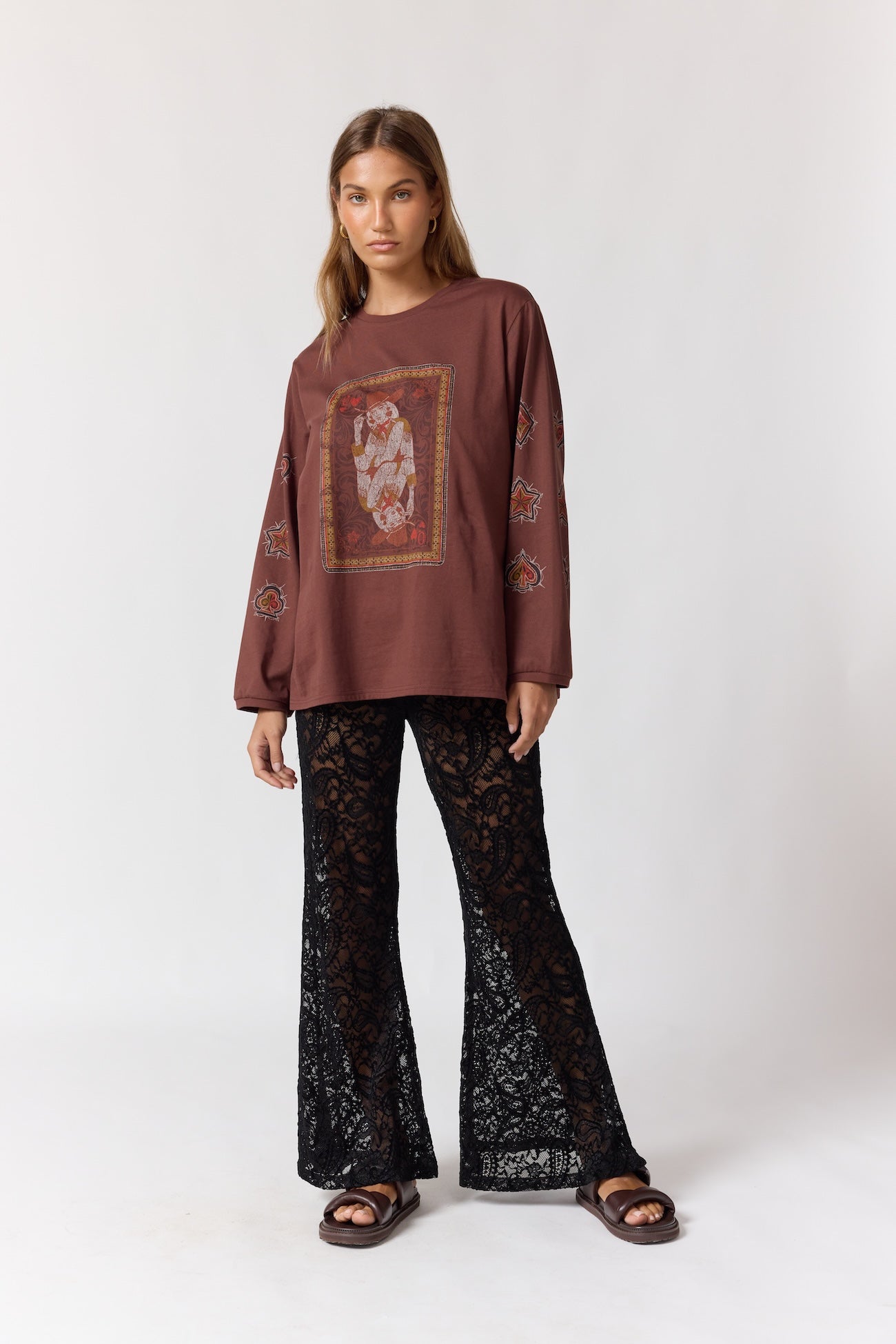 Queen of Hearts LS Tee - Walnut
