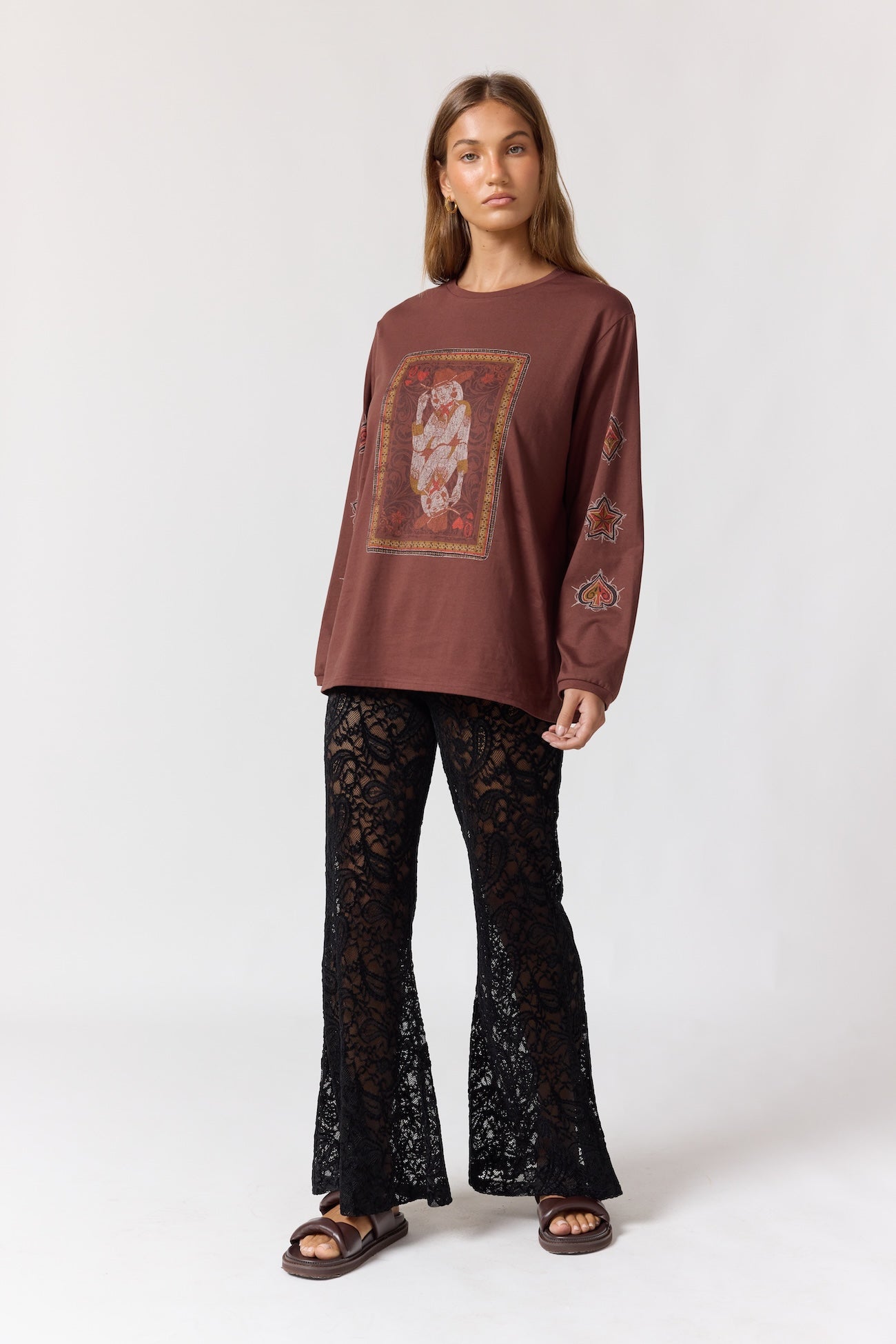 Queen of Hearts LS Tee - Walnut