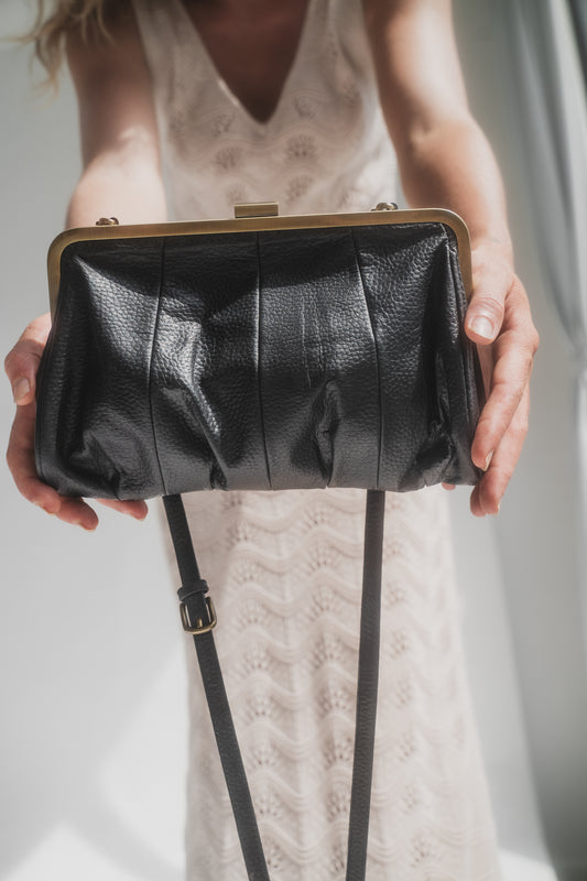 Etta Crossbody bag in Textured Noir