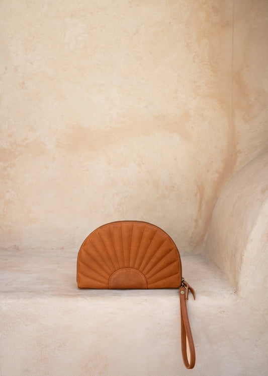 Soleil Clutch in Chestnut Antique