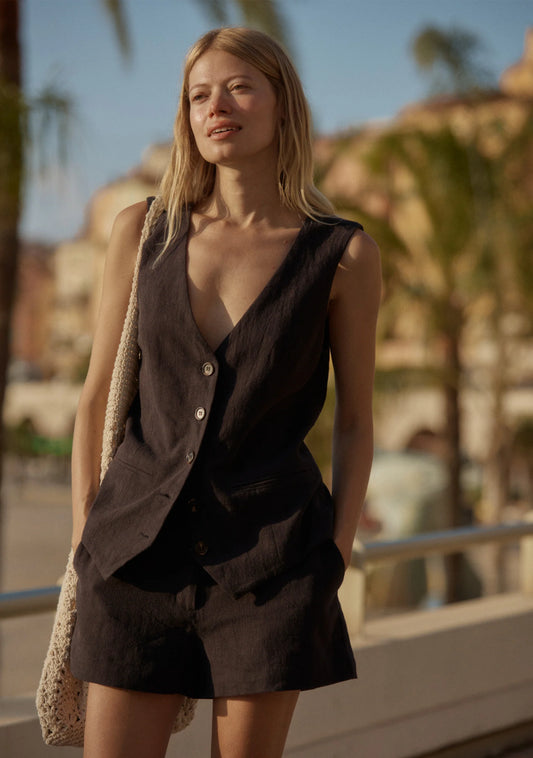 Elly Vest in Black