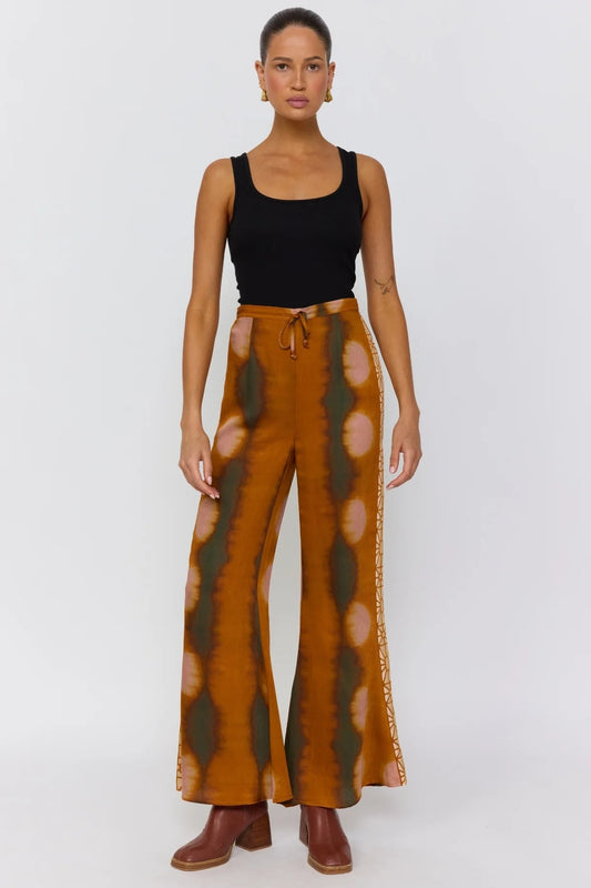 Nadia Flares in Umber