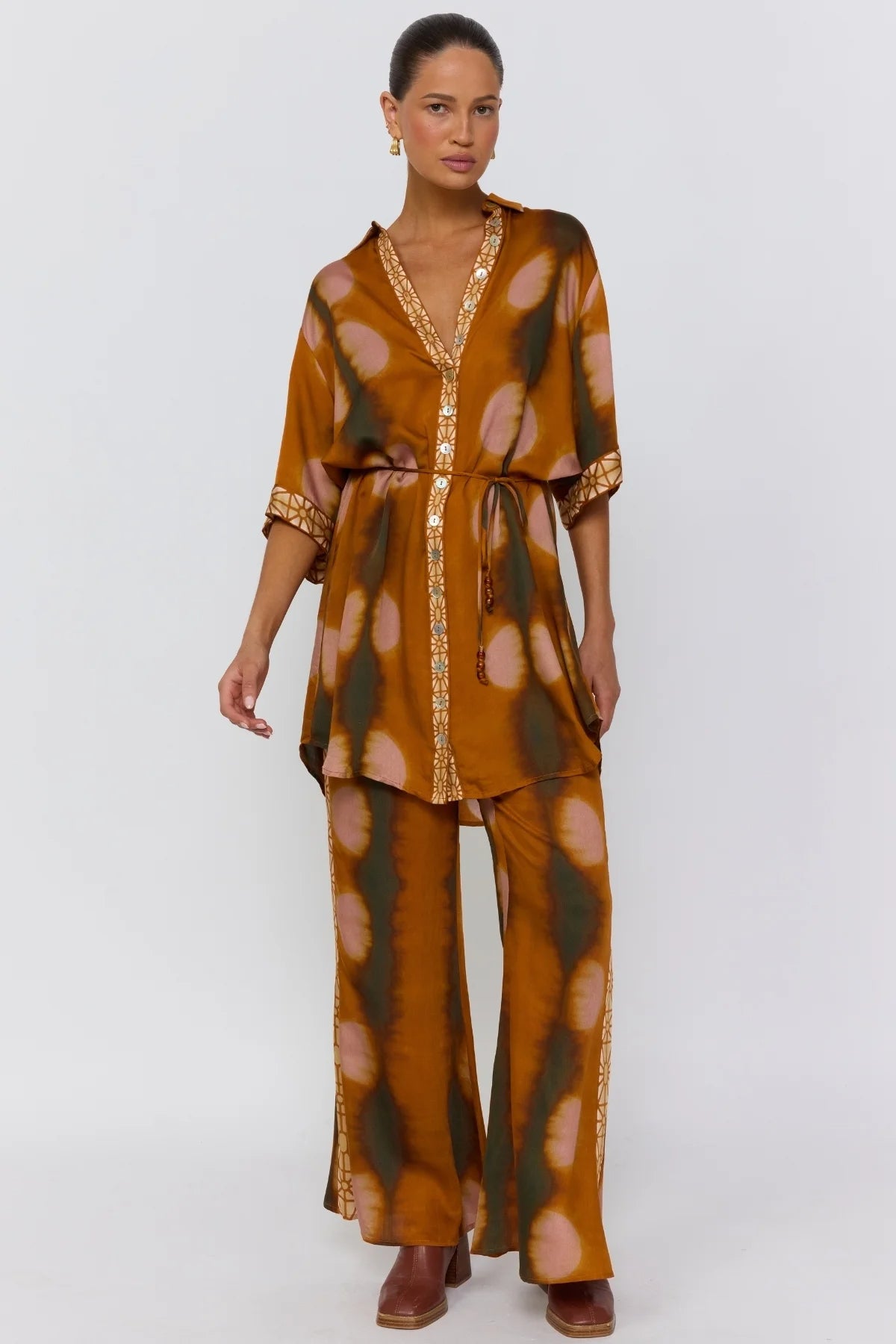 Nadia Flares in Umber