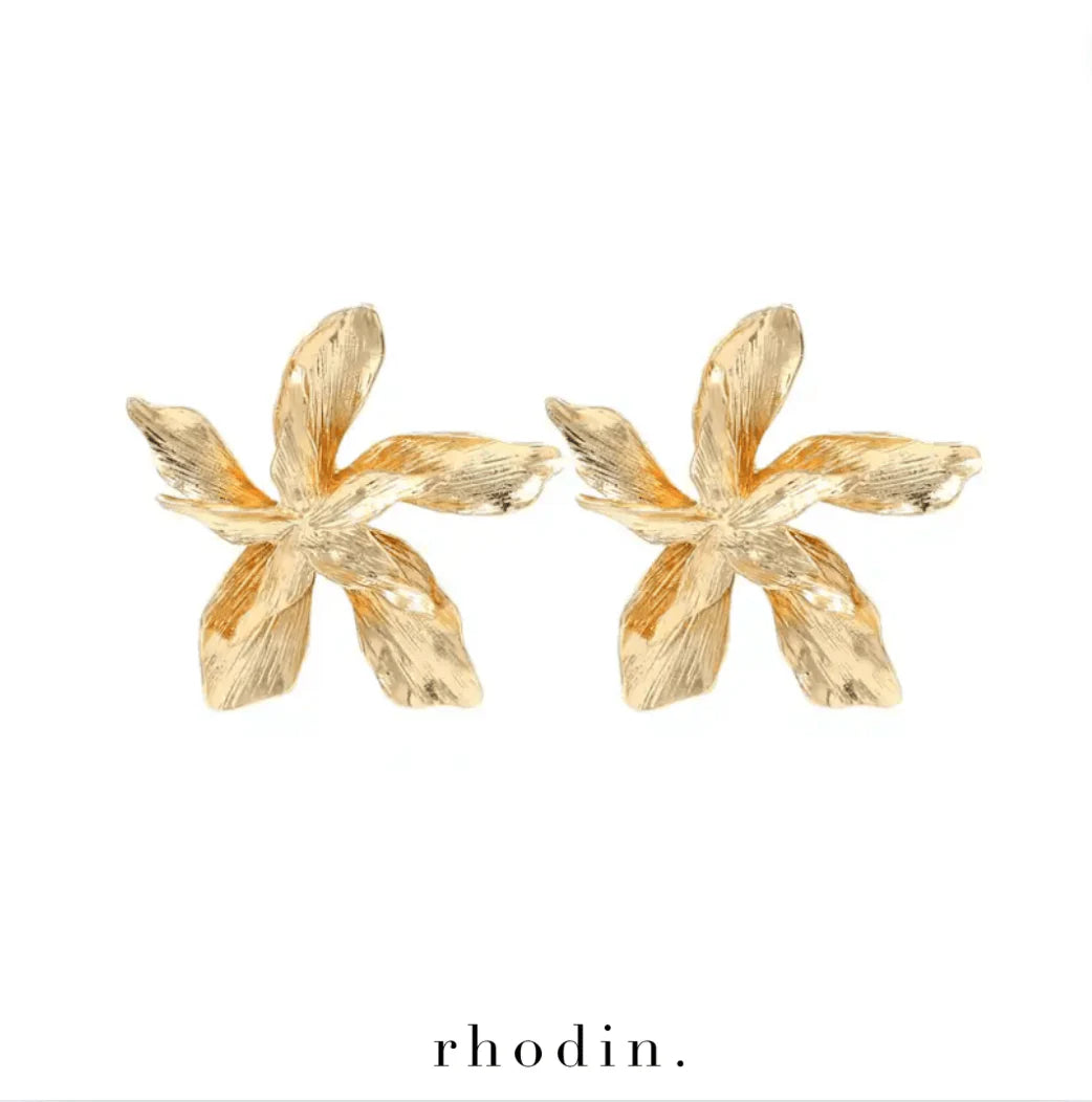 Gold Show Petal Earrings