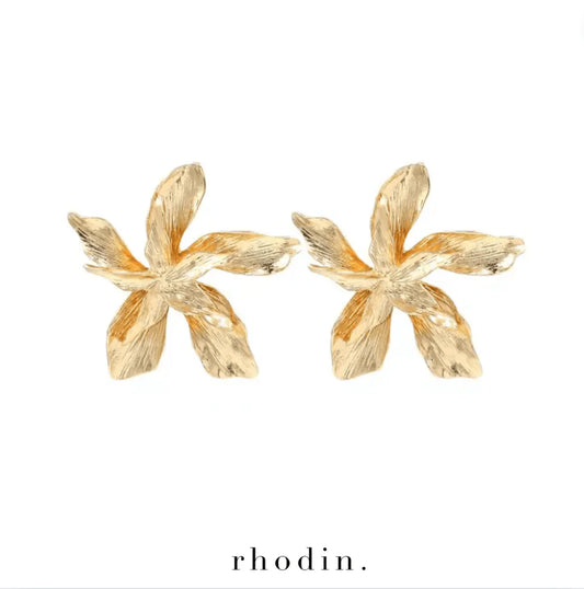 Gold Show Petal Earrings