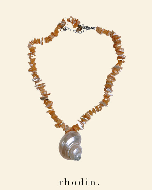 Caramel shell necklace