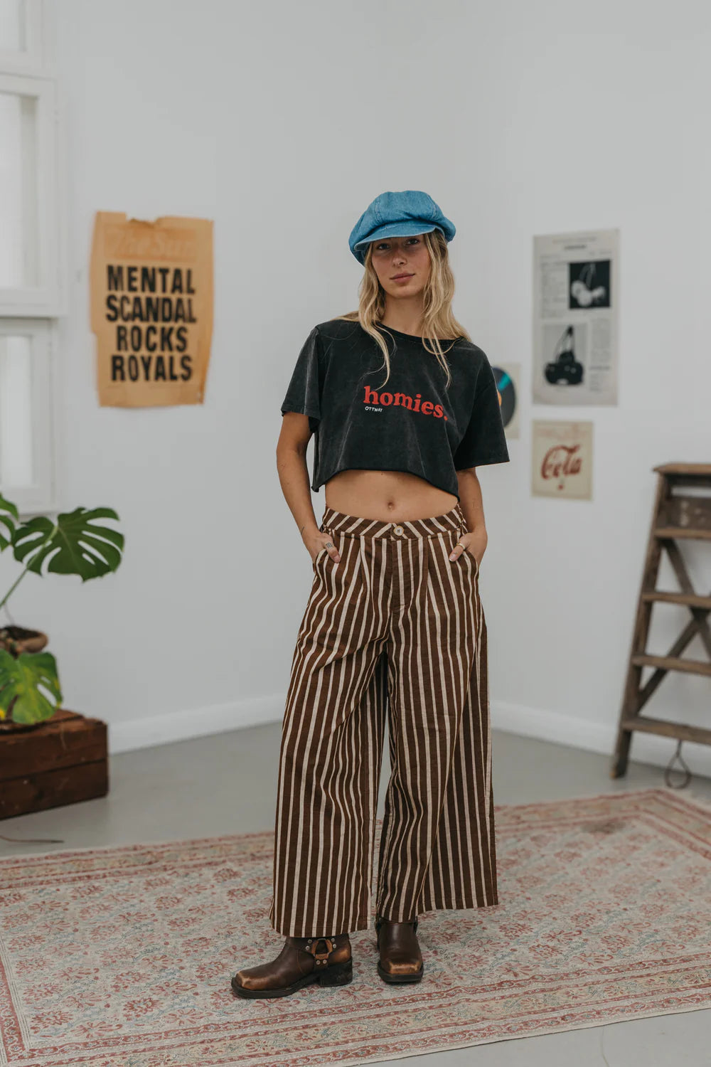 Homies Cropped T-Shirt - Washed Black