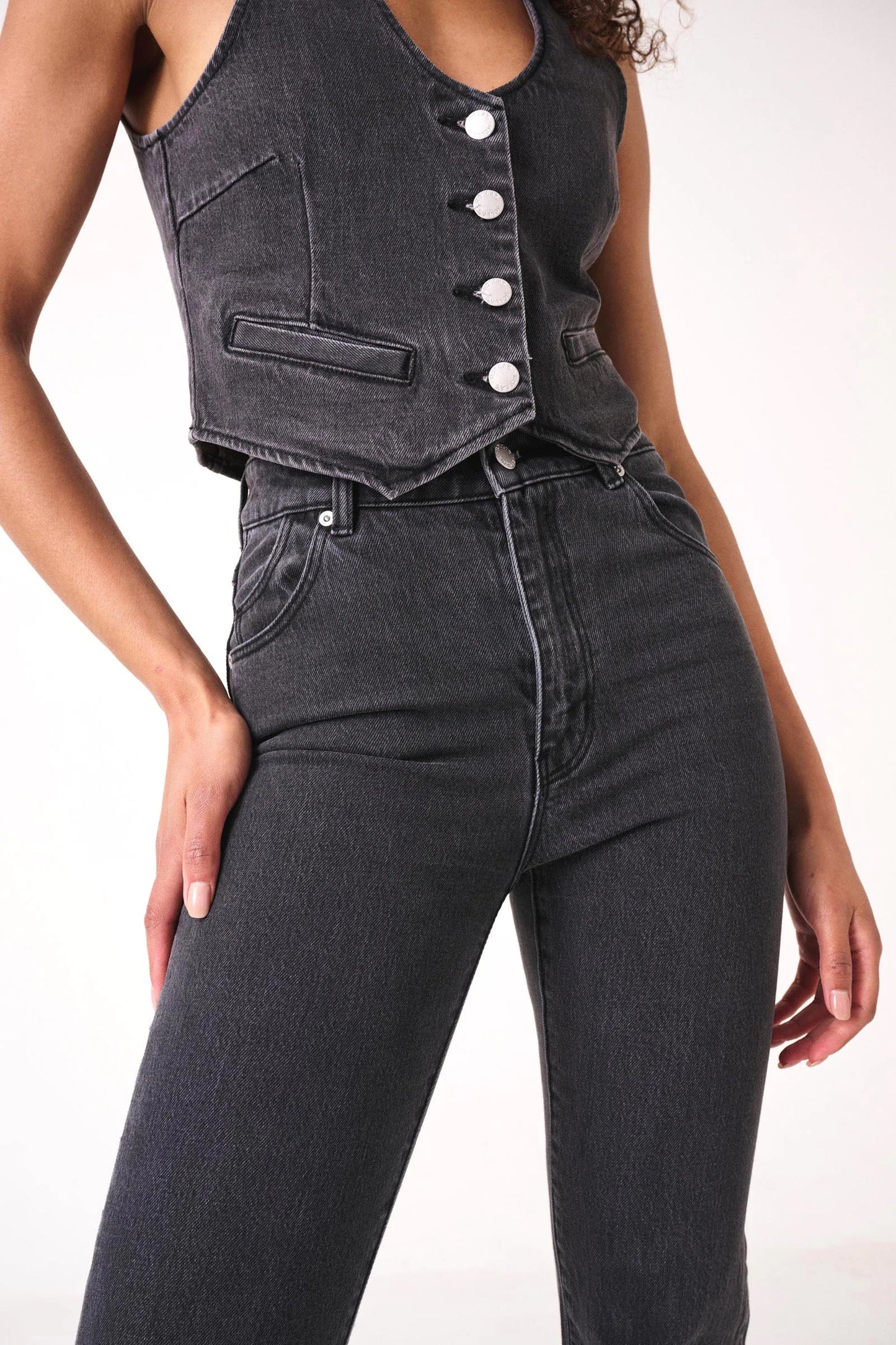 Original Straight in Brad Black